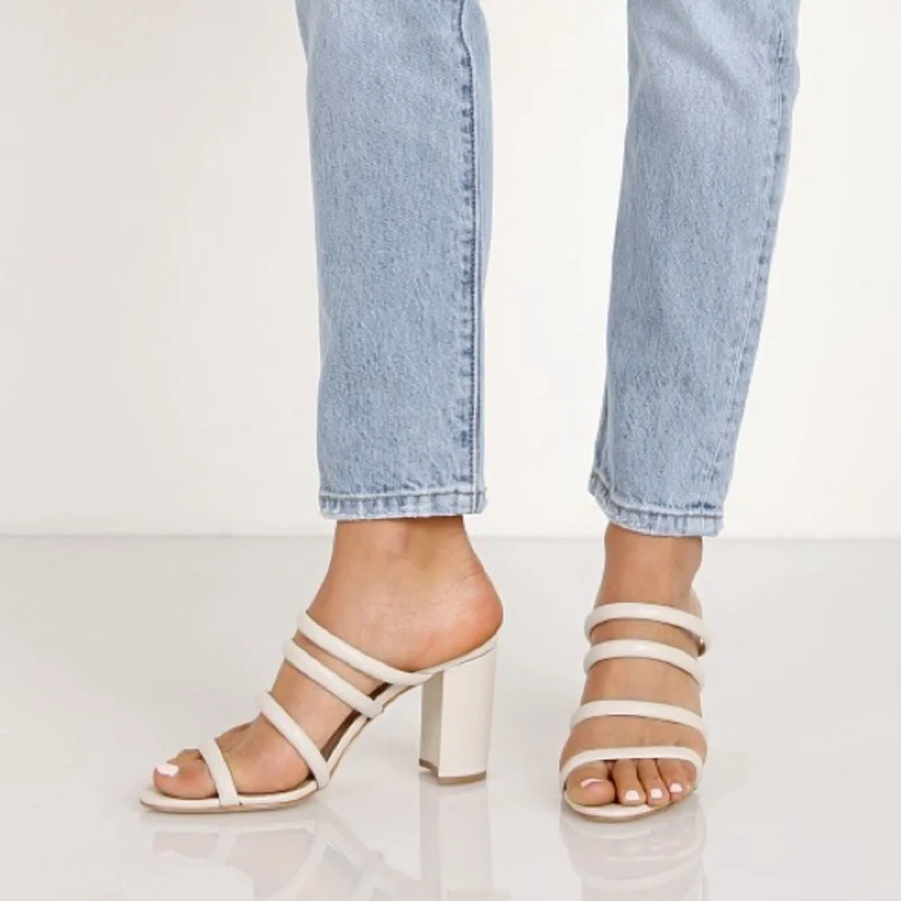 SCHUTZ Felisa Heel Pearl Strappy Block Heels Size 7